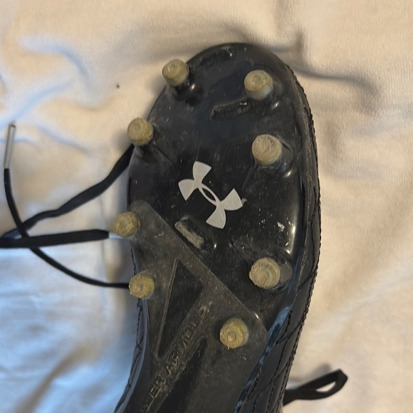 Under Armour Black soccer cleats size 4 Textured Low-Top Design - Picture 5 of 11